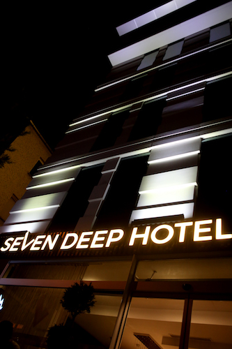 Seven Deep Hotel Hakkında